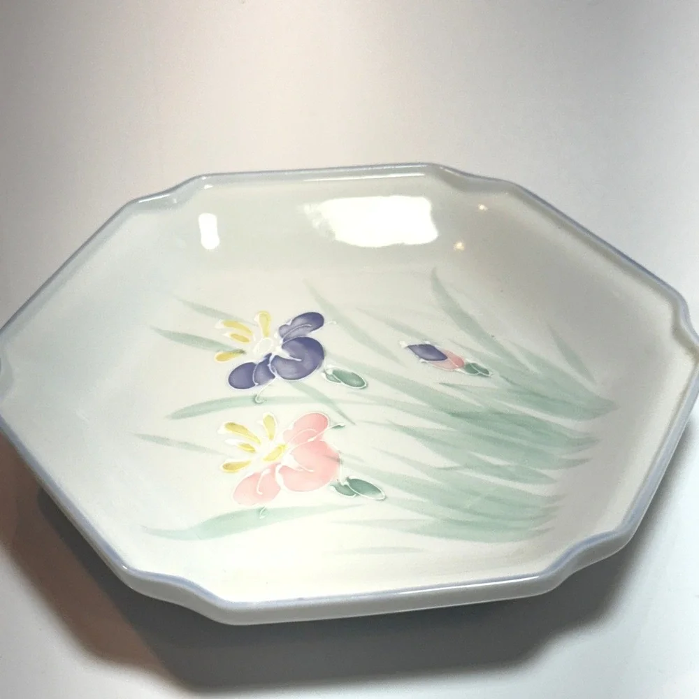 Octagon Shaped Ceramic Plate Iris Flower Design Pastel Colors‎ Blue Rim